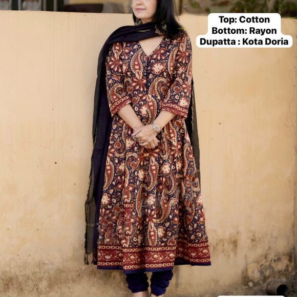 STYLISH KURTI SET - Picture 1 of 11